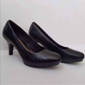 Clark’s Comfort Heels 👠 size 6 1/2